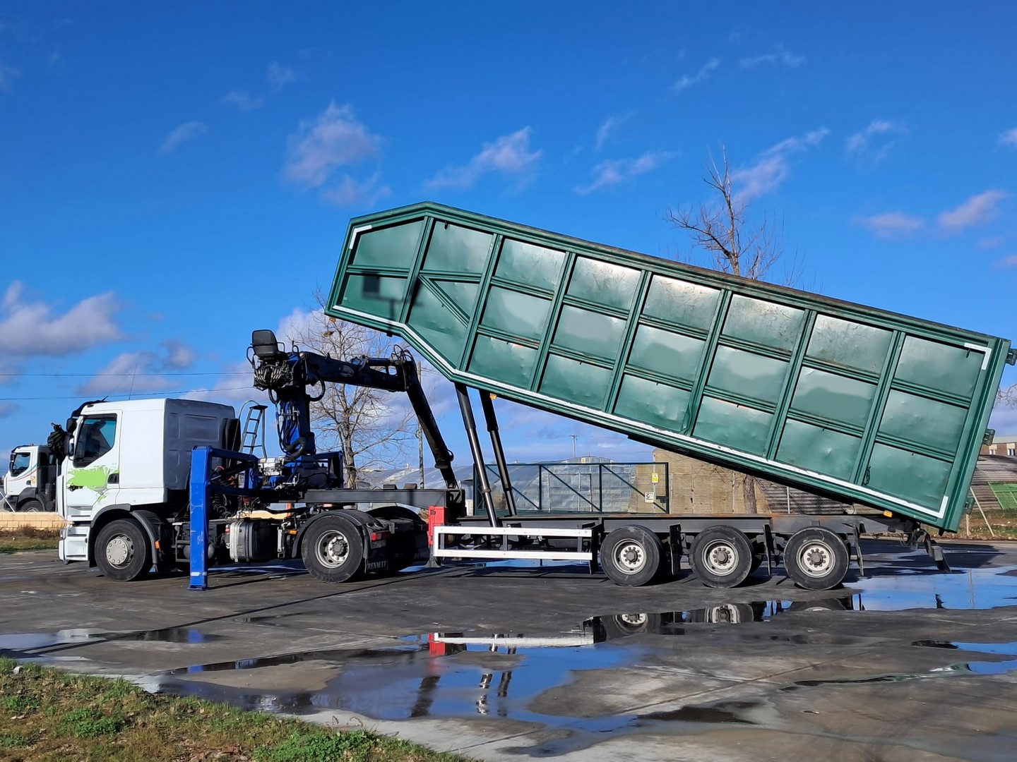 CABEZA TRACTORA + SEMI REMOLQUE GRUA CHATARRERO CHATARRA