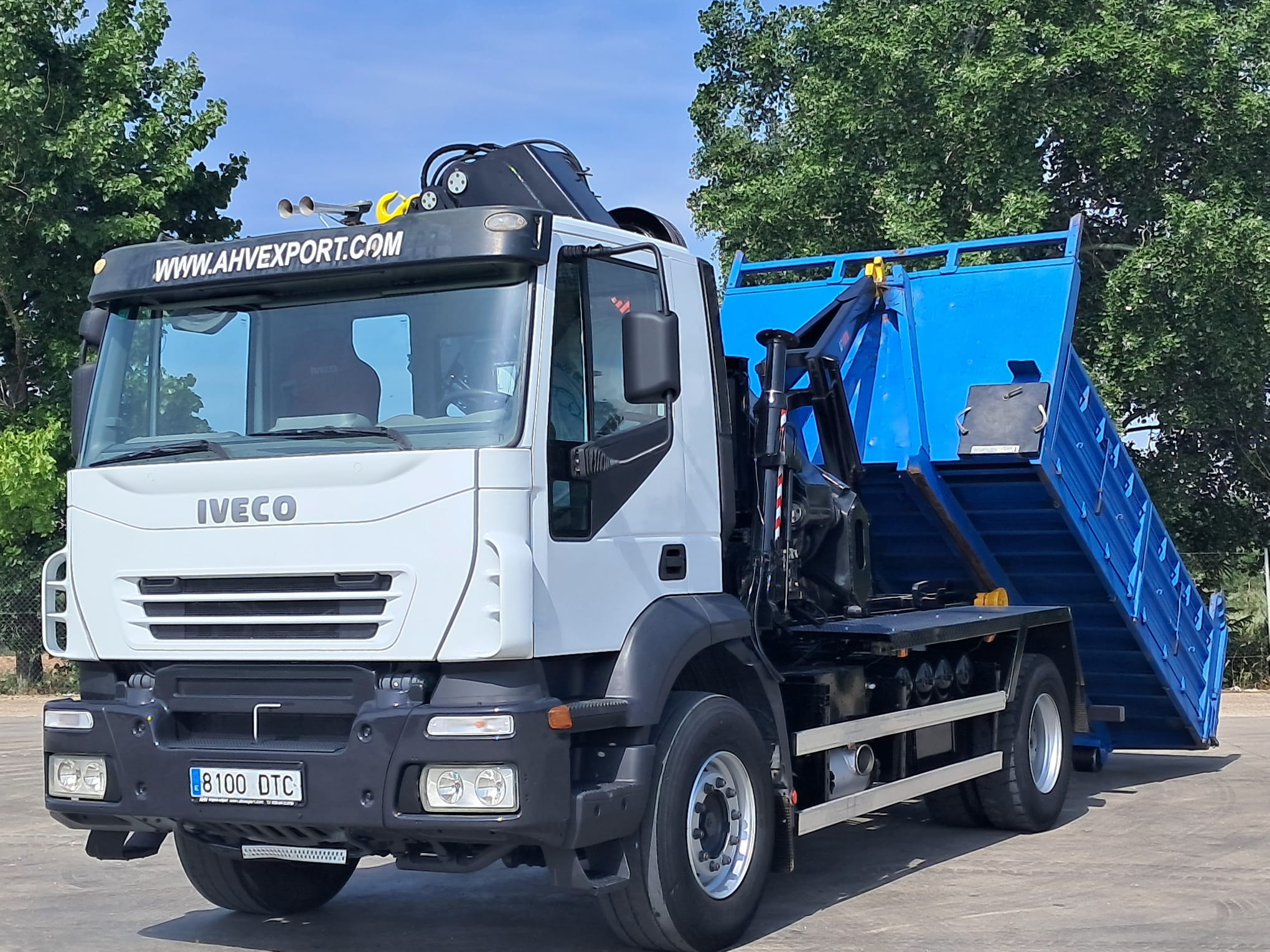 IVECO 310 4×2 HIAB 262 MULTILIFT