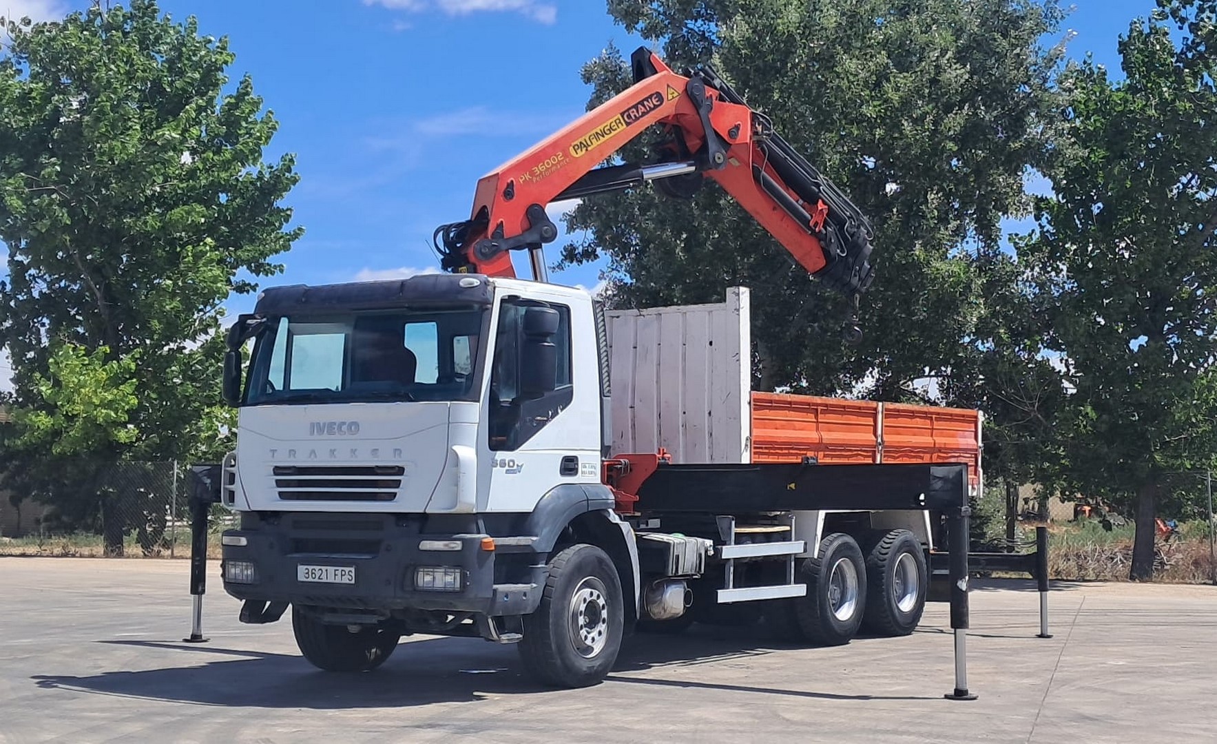 IVECO 310 Basculante PALFINGER PK 36002 6×4