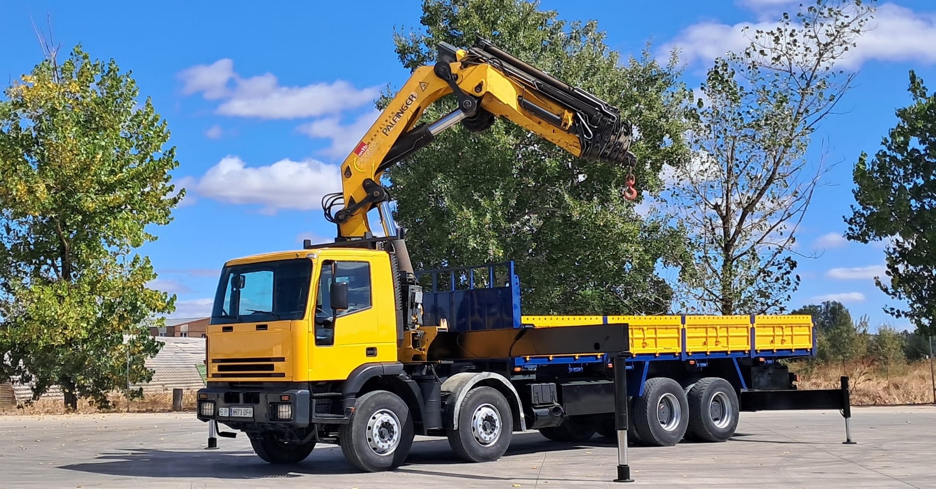 IVECO 380 8×4 PALFINGER PK 72002 AÑO 2005