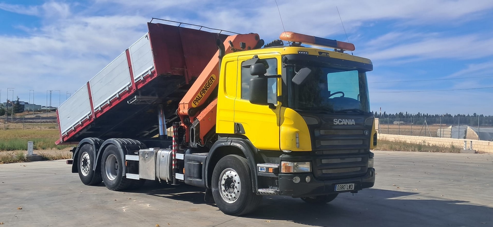 SCANIA 420 6X2 VOLQUETE PK20002