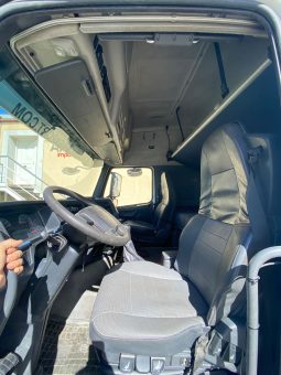 
										CAMION GANCHO VOLVO 440 8×2 HIAB 700 + JIB									