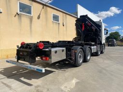 
										CAMION GANCHO VOLVO 440 8×2 HIAB 700 + JIB									