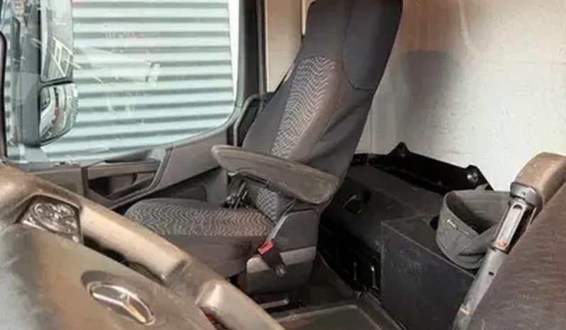 
								MERCEDES BENZ 3245 PALFINGER PK 65002 + JIB									