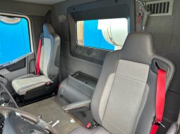 
										RENAULT 430 8×4 IMER 9m3 AÑO 2017									