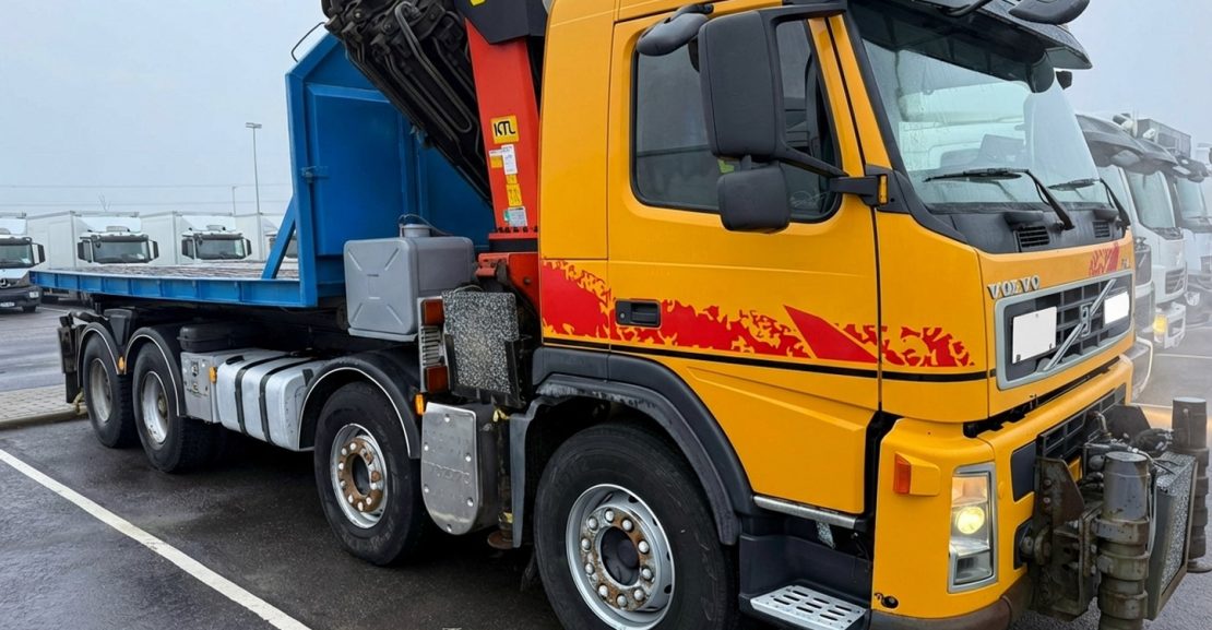 VOLVO 400 8×4 PALFINGER PK 44002