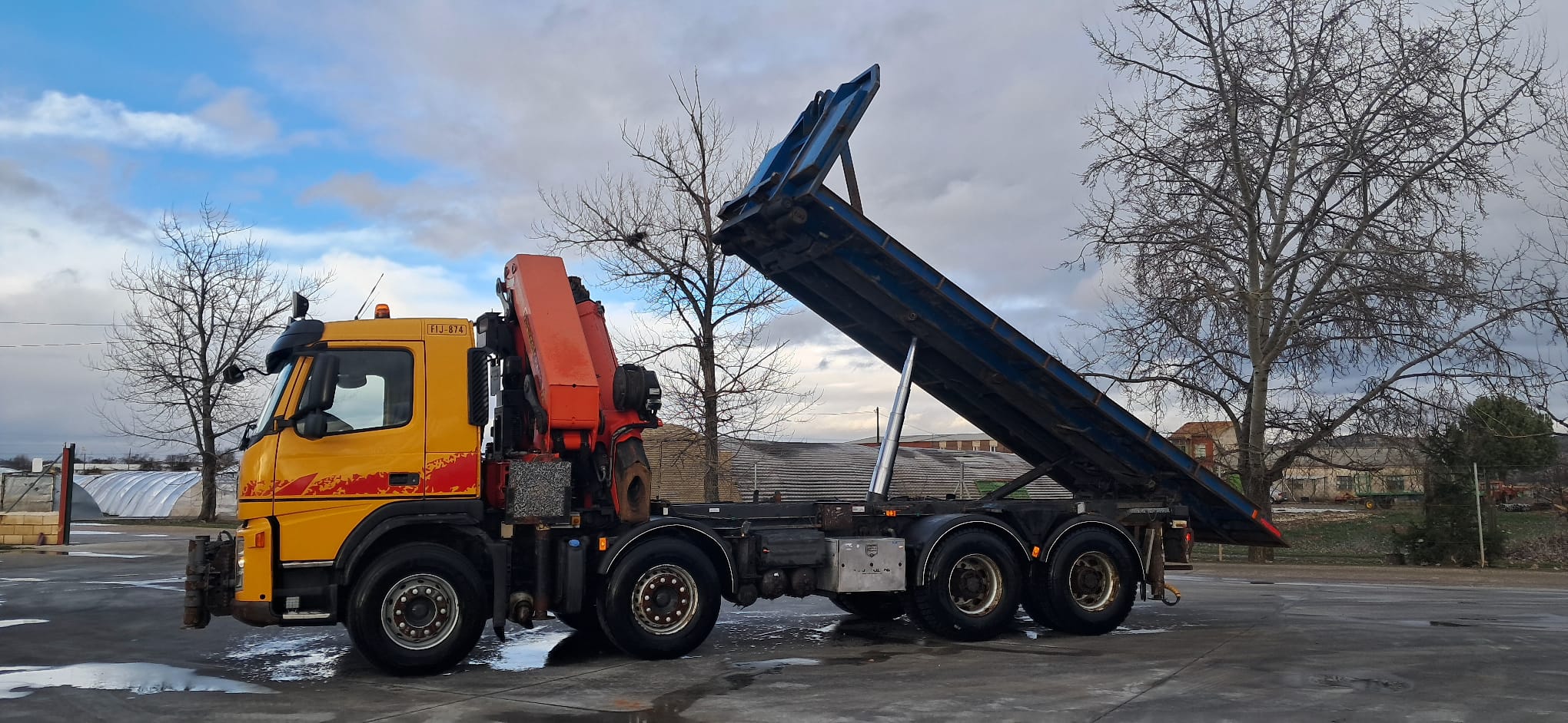 VOLVO 400 8×4 PALFINGER PK 44002