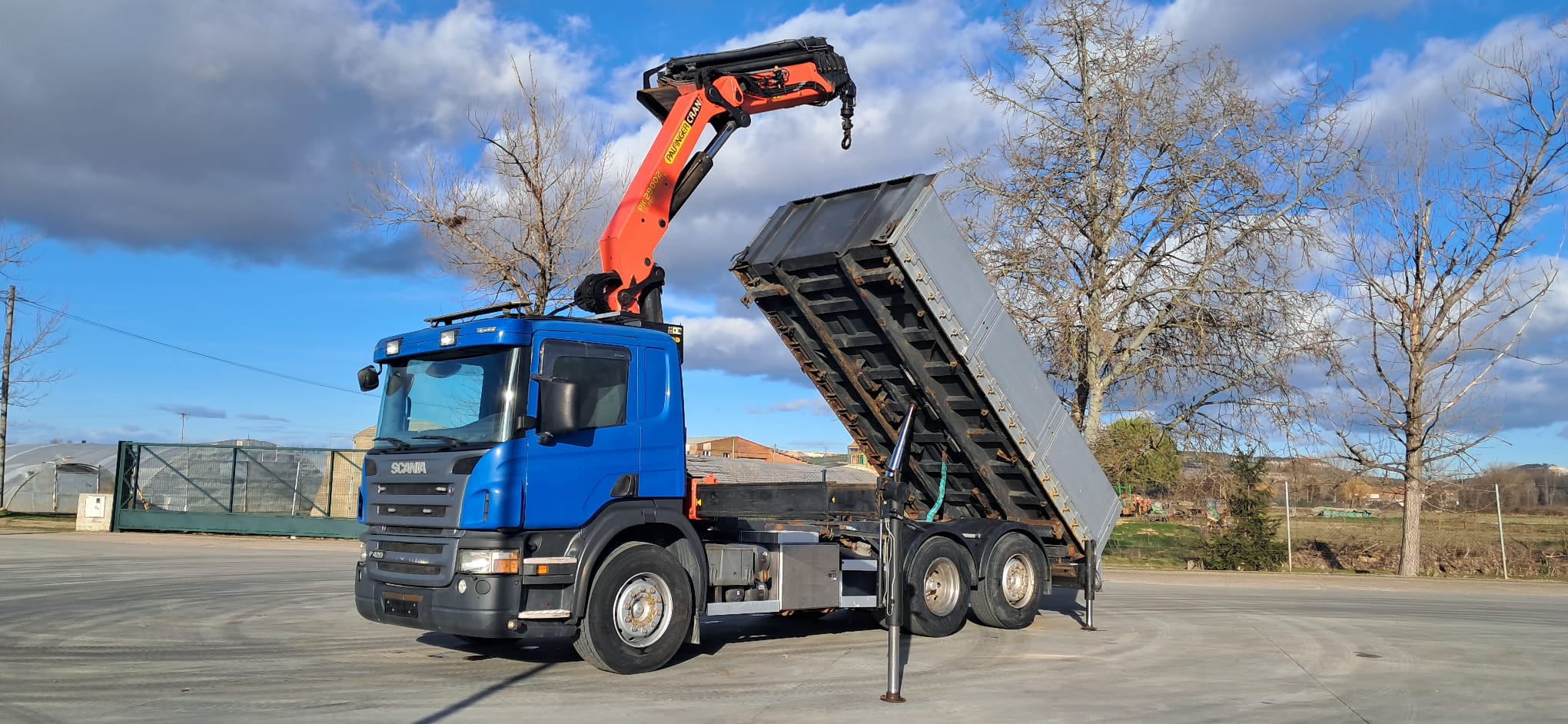 SCANIA 420 PALFINGER PK 29002 BASCULANTE