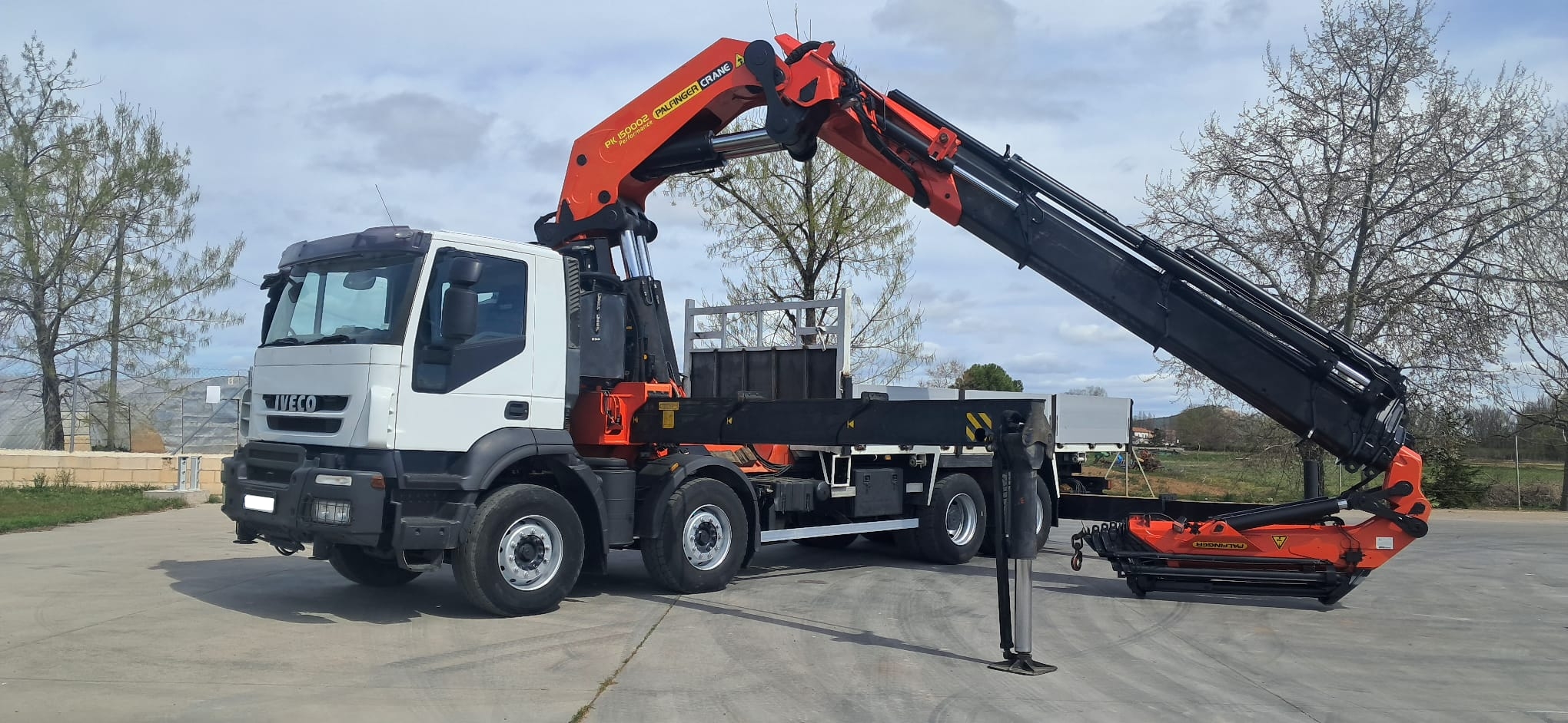 IVECO 450 PALFINGER PK 150002 + JIB AÑO 2009