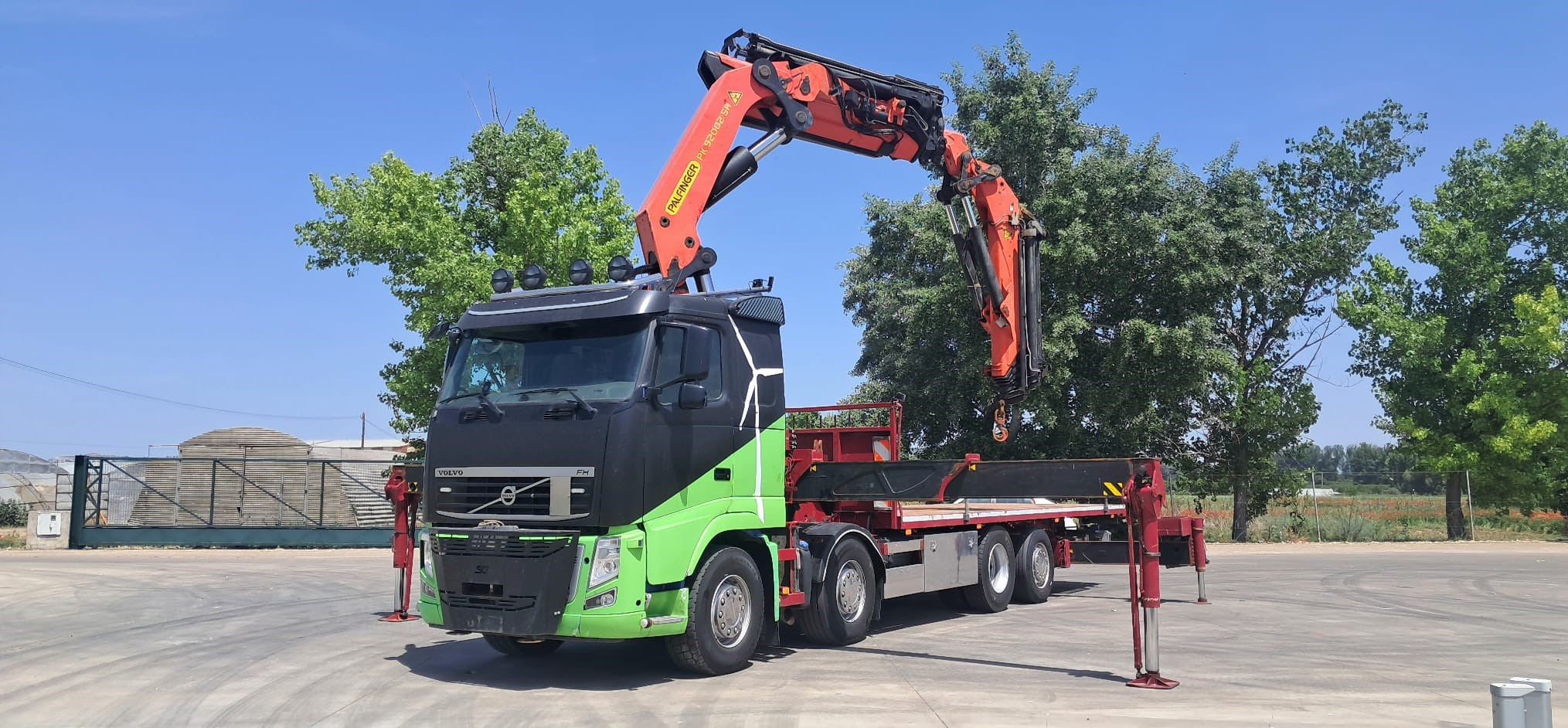 VOLVO 420 PK 92002 + JIB