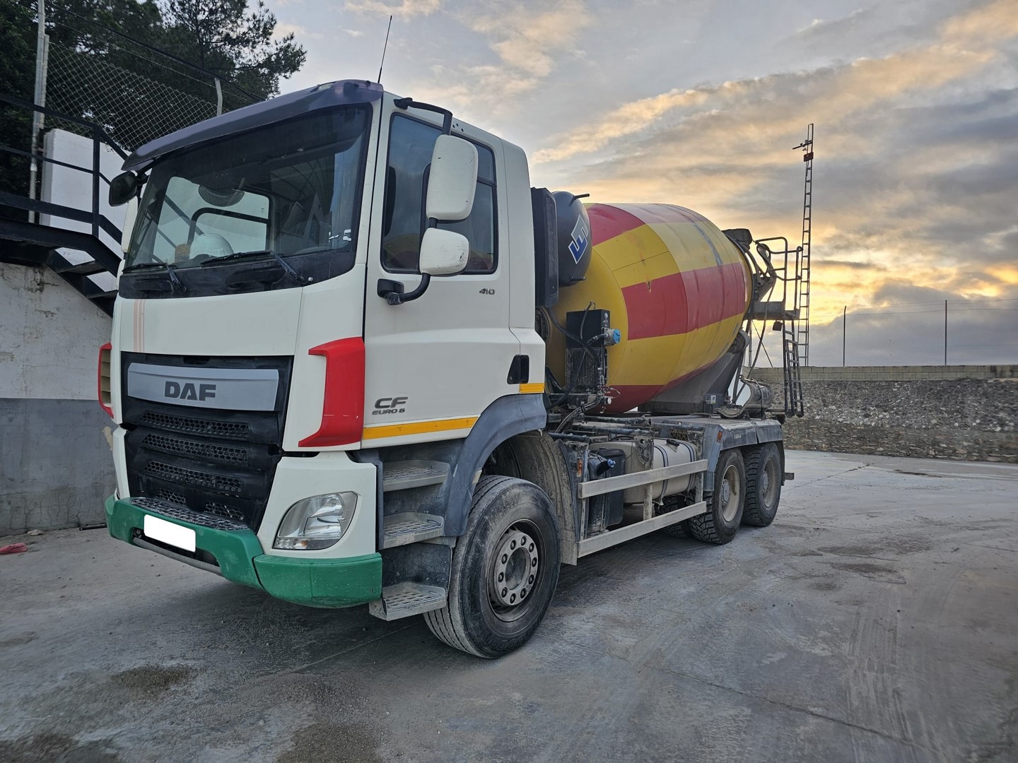 HORM. DAF 420 AÑO 2017 FRUMECAR 8m3 6X4