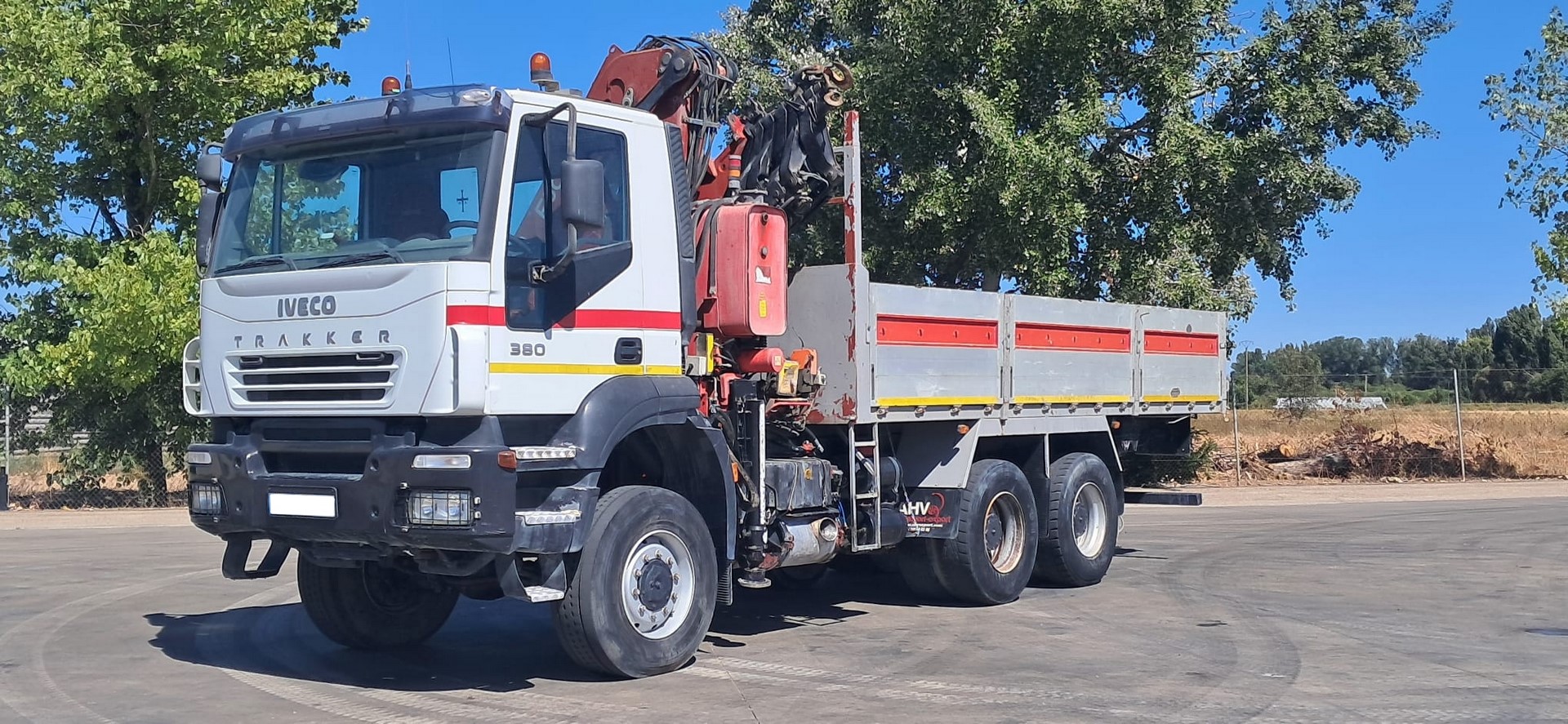 IVECO 380 6×6 VOLQUETE FASSI 300
