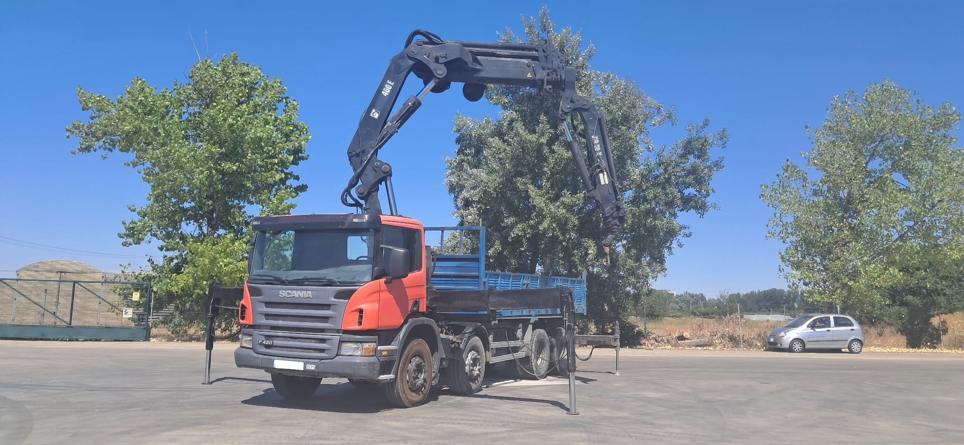 SCANIA 420 HIAB 400 + JIB 8X4 BASCULANTE