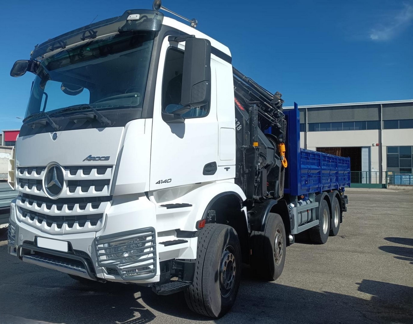 MERCEDES BENZ 4140 HIAB 638 + JIB	8X8